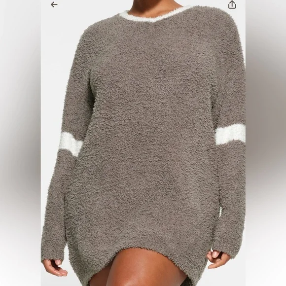 NWT SKIMS Brown Fuzzy Pullover - Picture 1 of 3